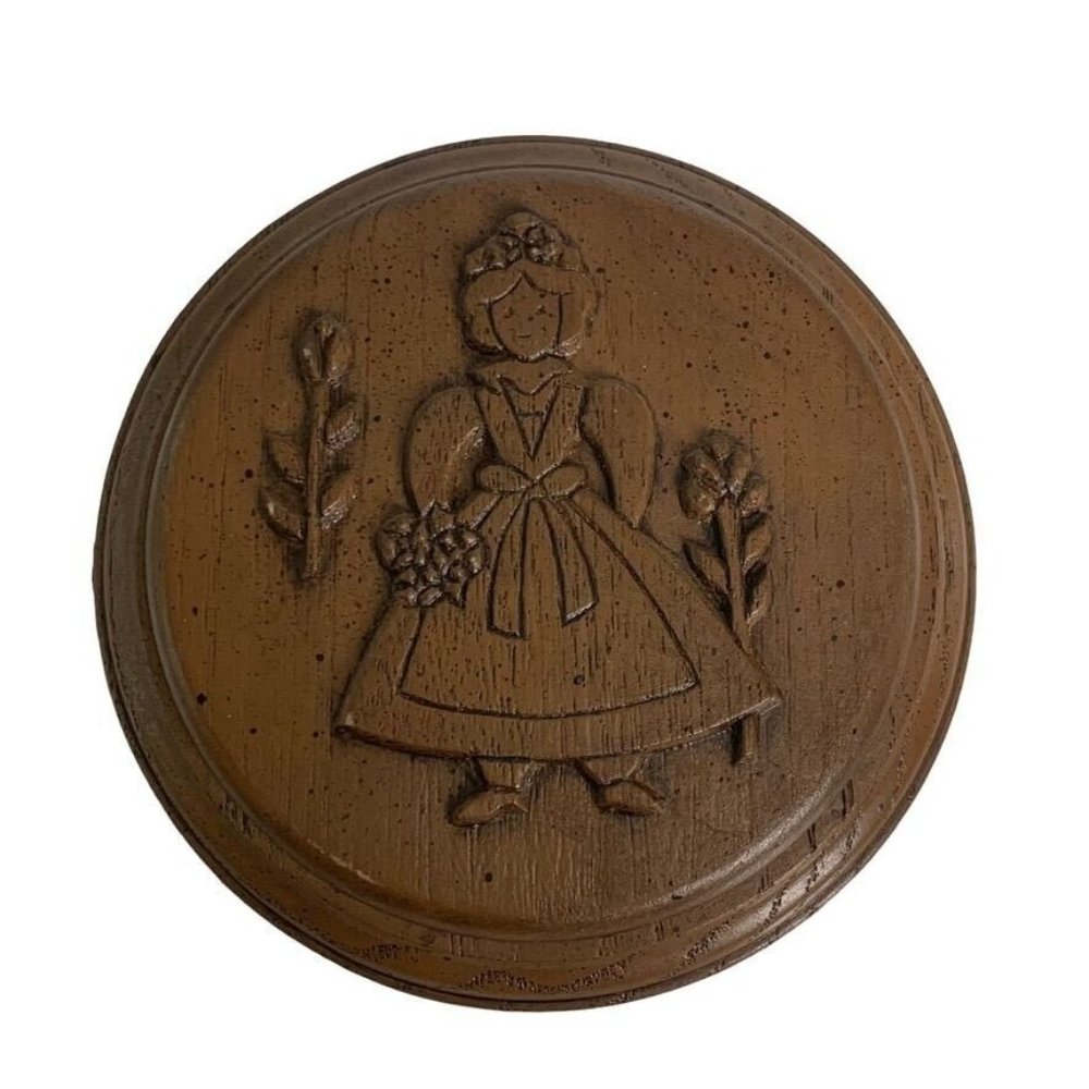 Vintage Midcentury Key Hideaway Wall Mounted Milk Maid Folk Art Kitsch Resin 6"